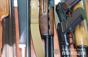 В Одессе добровольно сдают оружие (ФОТО)