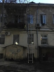 Пожар в центре Одессы: горел старый дом в Красном переулке (ФОТО)