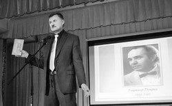 В Черноморске почтили память создателя литературного объединения Владимира Домрина (ФОТО)
