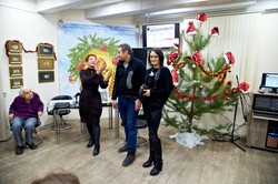 Последний номер «Всемирных Одесских новостей» раздавал Дед Мороз (ФОТО)