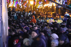Столько народа поместилось на Думской площади в новогоднюю ночь (ФОТО, ВИДЕО)