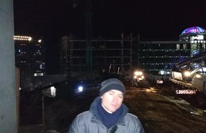 В Одессе на стройке у моря рухнул кран: есть погибшие (ФОТО, ВИДЕО)