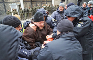 Недопетая песня у российского консульства в Одессе (ФОТО)