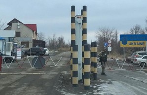 Таможня сдает добро каждый раз за 100 долларов