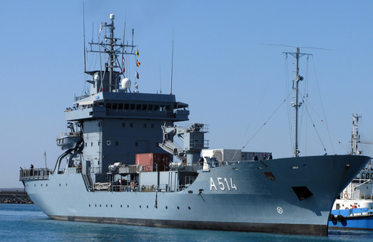 В Черное море вошла минно-тральная эскадра НАТО