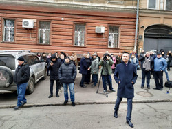 Беспредел в Одесском медицинском продолжается: уволенный Запорожан возводит баррикады (ФОТО)