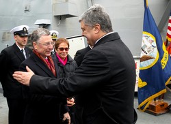 Президент Украины встретился с Куртом Волкером в Одессе на борту эсминца «Дональд Кук» (ФОТО)