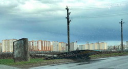 На Одессу и область обрушился ураган: сорванные крыши, пылевая буря, поваленные бигборды и деревья (ФОТО)