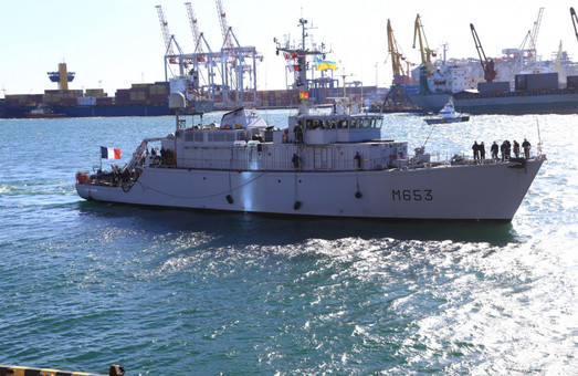 Корабли НАТО не оставляют своим вниманием Одессу (ФОТО)