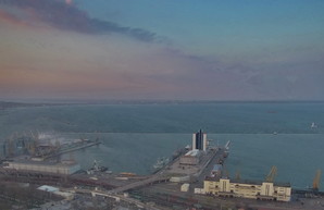Главком ВМС Украины: российские военные корабли стоят на траверзе Одессы