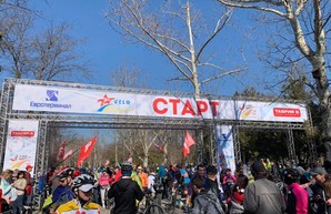 В Одессе стартовала "сотка" велосипедистов и бегунов (ФОТО)