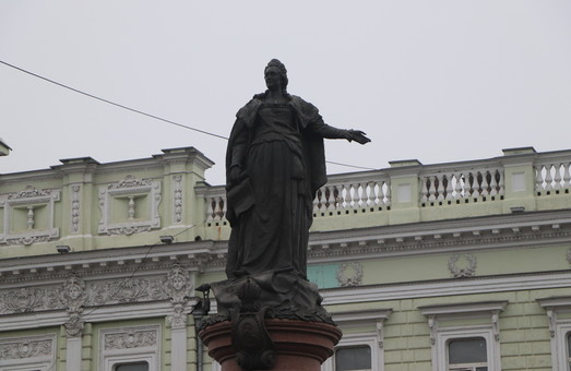 Памятник Основателям Одессы остается на прежнем месте