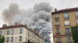 Снова пожар: на этот раз горит Версаль около Парижа (ФОТО)