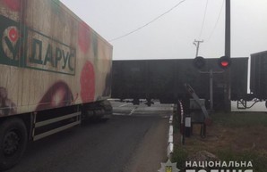 ЧП на Одесской железной дороге: грузовик врезался в товарный поезд