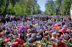 В Одессе на Аллее Славы сепаратисты хотели отдать город России и хотели быть вместе с Донбассом (ФОТО, ВИДЕО)