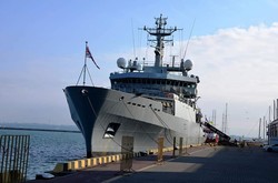 Украинские военные моряки стажируются на британском разведчике (ФОТО)