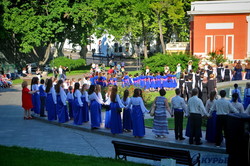 В Одессе 500 детей устроили гигантский хоровод у Оперного театра (ФОТО, ВИДЕО)