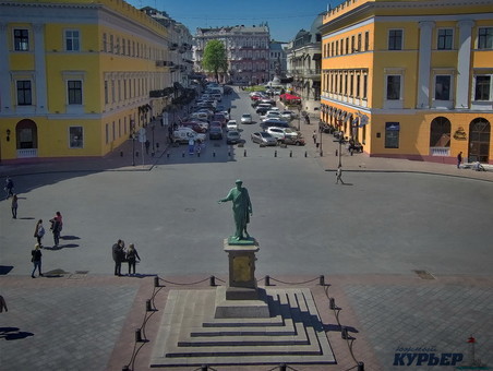 В центре Одессы продолжается незаконная застройка памятника архитектуры