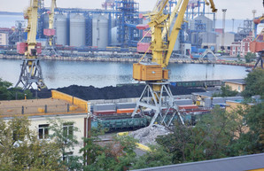 В Одесском порту уверены, что перегрузка руды открытым способом неопасна