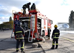 В Одесском аэропорту спасатели «тушили пожар» (фото)