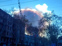 В центре Одессы охвачено огнём шестиэтажное здание (обновляется)