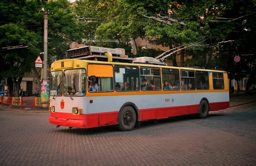 Часть маршрутов общественного транспорта в Одессе изменила маршрут