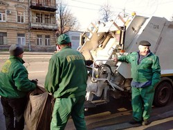 Одесские коммунальщики проводят санитарный день в Малиновском районе