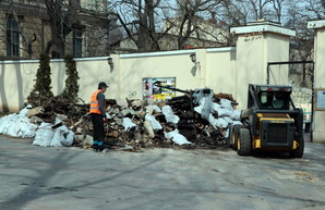 Для сбора крупногабаритного мусора в Одессе открываются специальные площадки
