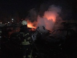20 автомобилей сгорело в Одессе на штрафплощадке в районе Ленпосёлка