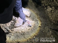 Одесские правоохранители расследуют взрыв самодельной бомбы под колёсами грузовика