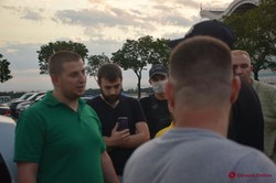 Одесские таксисты вышли на акцию протеста (ВИДЕО)
