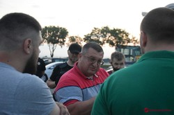 Одесские таксисты вышли на акцию протеста (ВИДЕО)