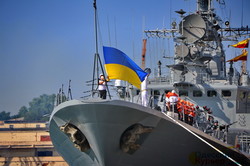 В Одессе прошел морской парад на день ВМС: местных журналистов не пустили (ФОТО, ВИДЕО)