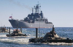 Из-за шторма корабли оккупантов откладывают атаку на Одессу