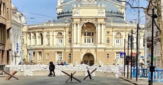 Центр Одессы освобождают от баррикад