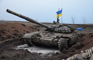 Россияне обстреливают херсонские села из танков с украинскими флагами