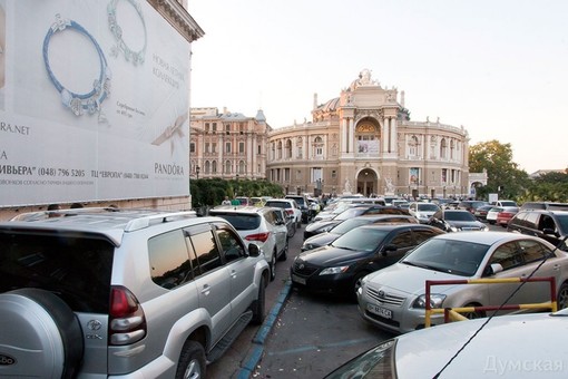 Одесские инспекторы начинают применять штрафы к нарушителям парковки
