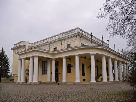 Из-за ракетных обстрелов Одессы пострадал Воронцовский дворец